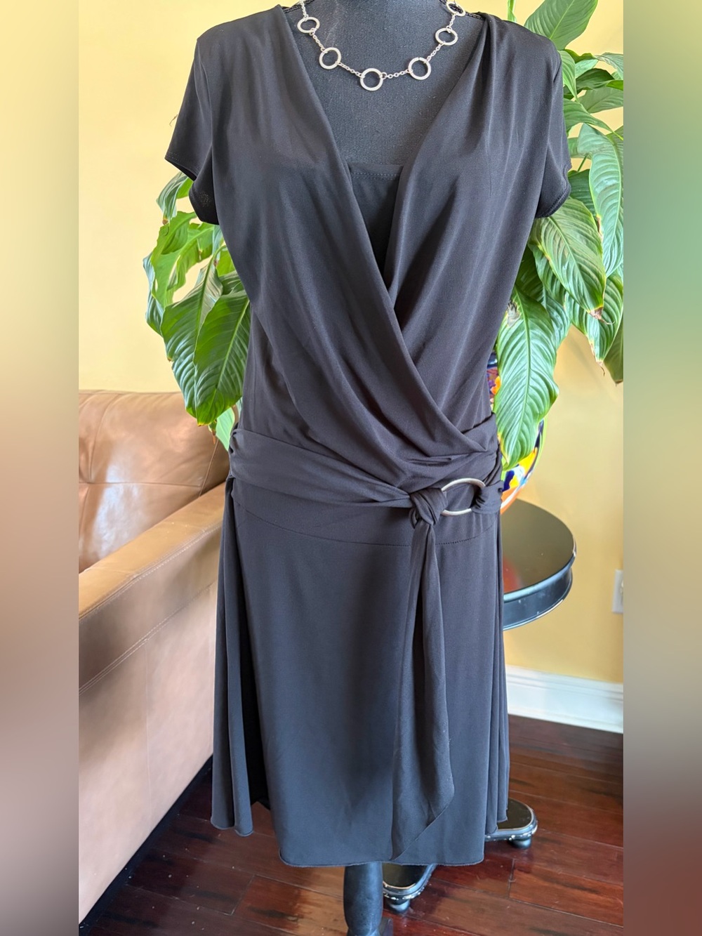 Great black short-sleeve faux-wrap dress - M/L